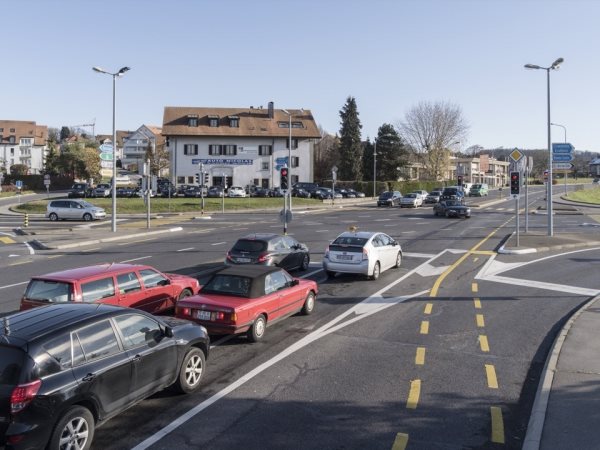 Signalised traffic control at intersections